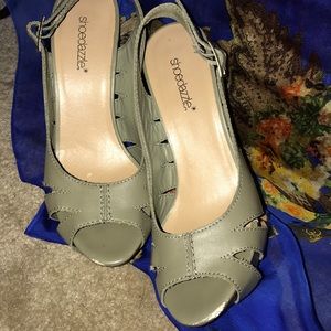 Platform high heels from shoe dazzle size 7